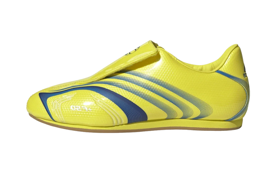 Adidas F50 Taekwondo Bright Yellow Bright Blue: la slip-on de fútbol que se apoderó del street style
