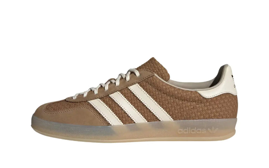 Adidas Gazelle Indoor Brown Desert Wonder White: the vintage shoe that refreshes your look