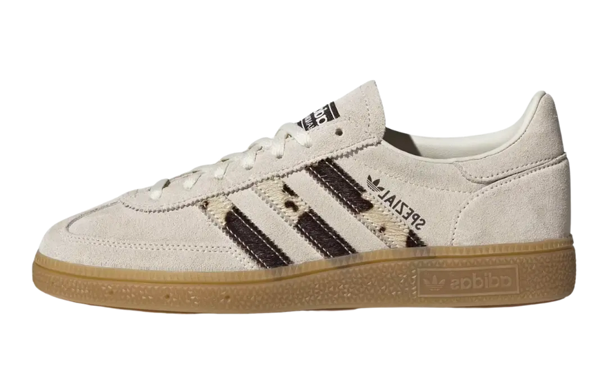 Adidas Handball Spezial Animal Stripes Off White: Παπούτσια με animal print και αστική άνεση