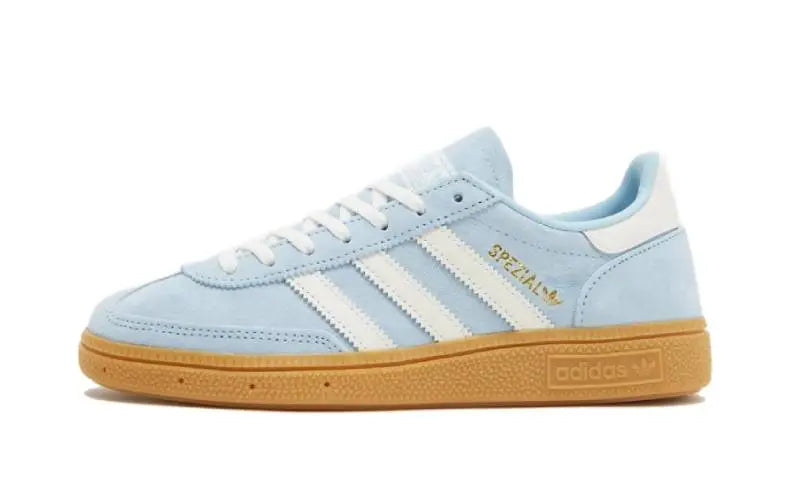 Adidas Handball Spezial Clear Sky: el clásico retro que domina cancha y calle