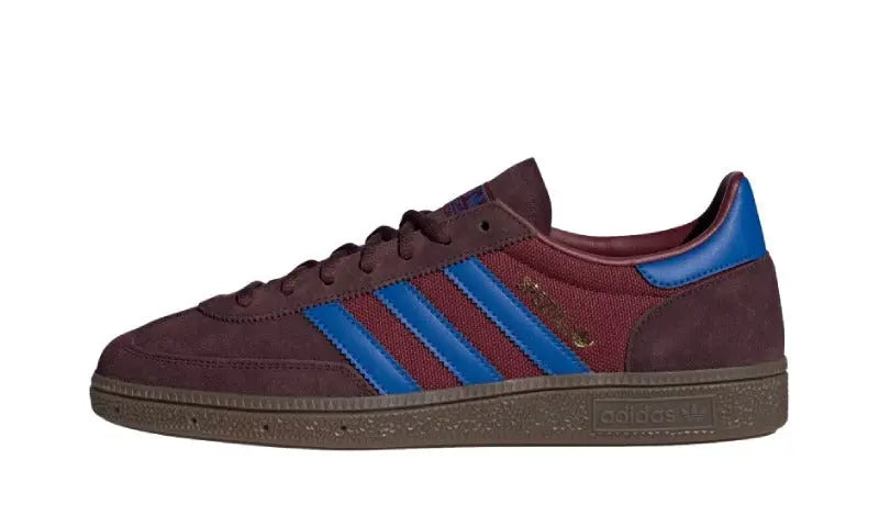 Adidas Handball Spezial Roșu Noapte Albastru: Pantoful retro care îți schimbă înfățișarea