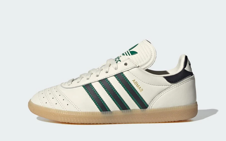 Adidas Samba JP Off White Black Gum: la Samba premium que le roba los detalles a las botas de fútbol