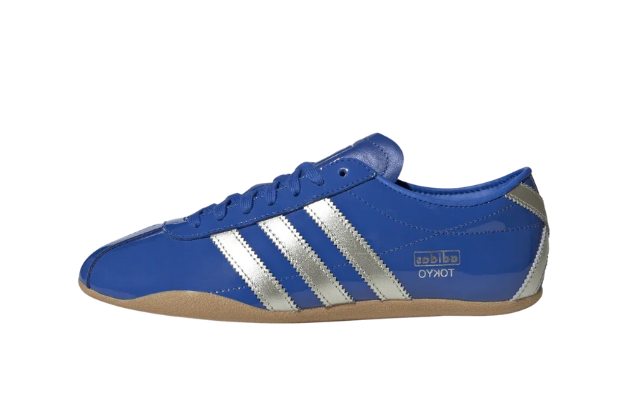 Adidas Tokyo Patent Blue Alumina: el charol azul que se está comiendo el 2026