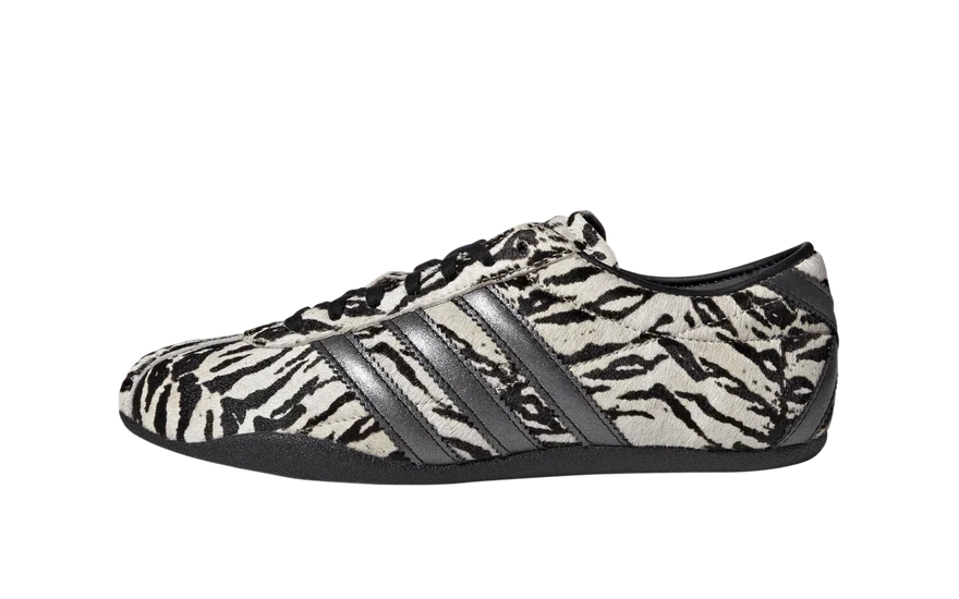 Adidas Tokyo Zebra (Women's): el animal print que se ha comido el street style