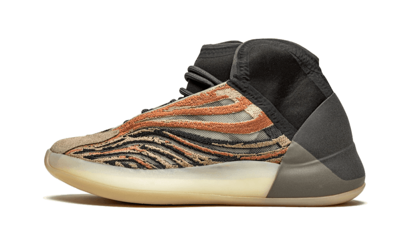 Adidas Yeezy QNTM Flash Orange: a feltűnő cipő, amely átalakítja a megjelenésedet