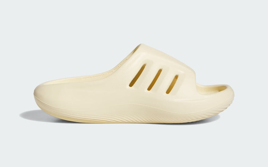 Adidas adiFOM IIInfinity Slide Warm Vanilla: la sandalia de espuma que se lleva todo el verano 2026