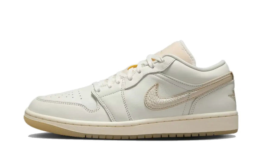 Air Jordan 1 Low SE Metallic Team Gold (W): Den gyllene touchen som höjer din stil