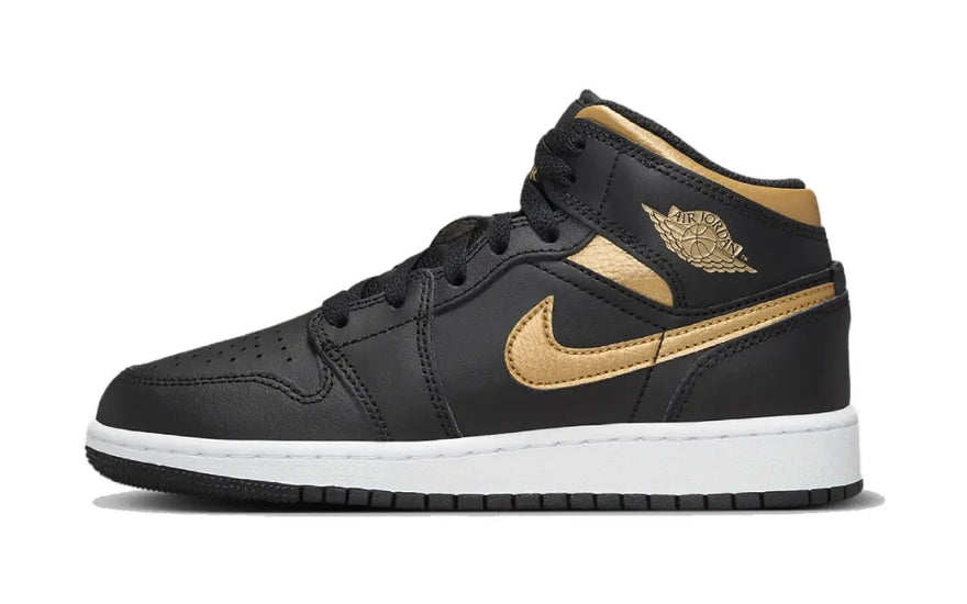 Air Jordan 1 Mid Black Metallic Gold Swoosh : la touche dorée dont ton style urbain a besoin