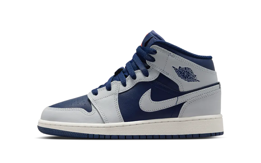 Air Jordan 1 Mid Blue Void: the blue that transforms your daily outfit