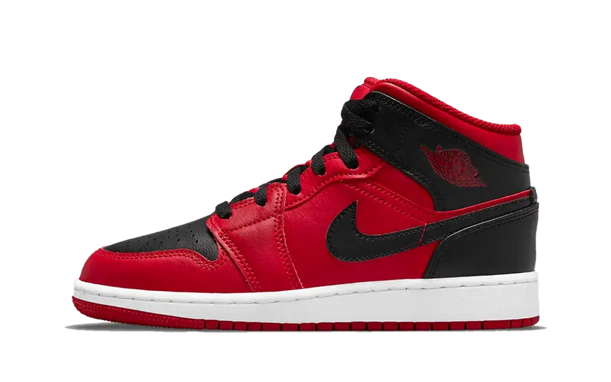 Air Jordan 1 Mid Reverse Bred 2021: Der Klassiker neu erfunden für Straßenkleidung