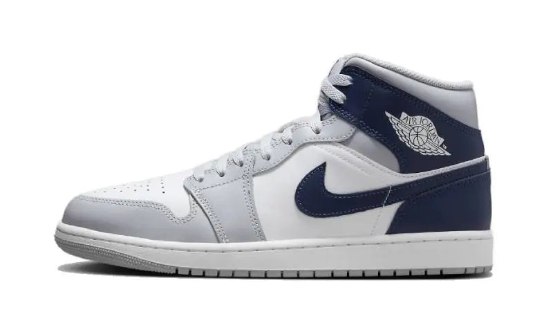 Air Jordan 1 Mid Wolf Grau Mitternachtsblau — Das unverzichtbare Stück, das jeden Auftritt aufwertet