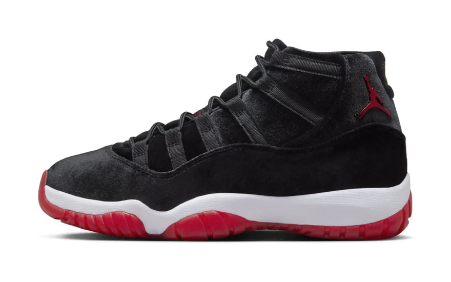 Air Jordan 11 Retro Bred Velvet: zwarte en rode fluweel, onmisbaar stedelijk weelde