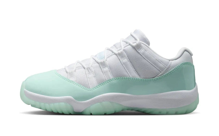 Air Jordan 11 Retro Low Igloo (W): fraîcheur et style bas pour votre tenue de ville