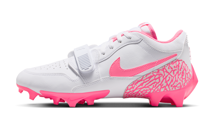Air Jordan Legacy 312 Low TD Cleat White Digital Pink: Estilo Jordan que domina el campo y la calle