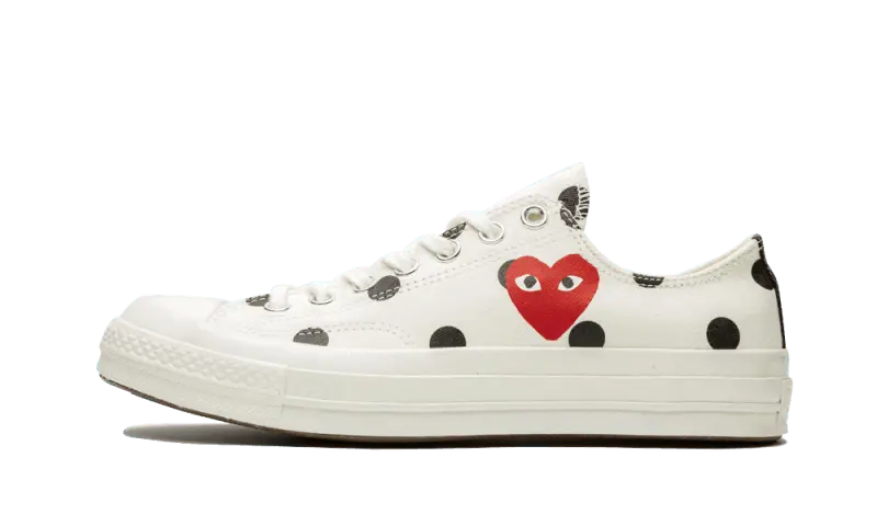 Converse Chuck Taylor All Star 70 Ox Comme des Garcons PLAY Polka Dot White: reinventando la clásica con un toque artístico