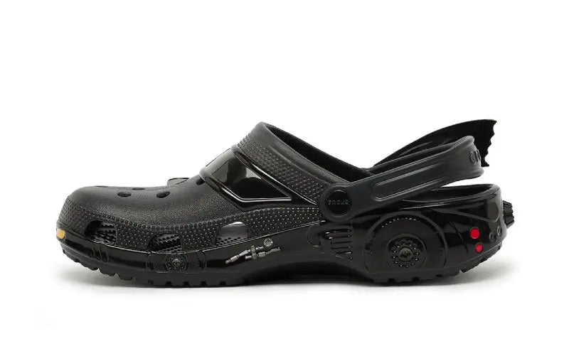 Crocs Classic Clog Batmobile: Drewniaki Batmana z legendarnym komfortem
