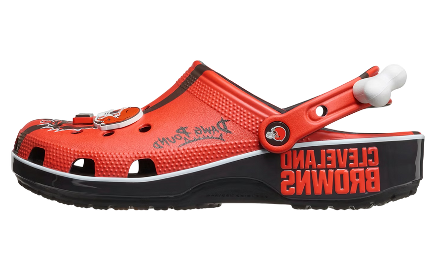 Crocs Classic Clog NFL Cleveland Browns: Zuecas oficiales que combinan estilo y comodidad