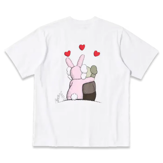 KAWS x Uniqlo Warhol Love Graphic — La camiseta pop art que convierte tu look en arte