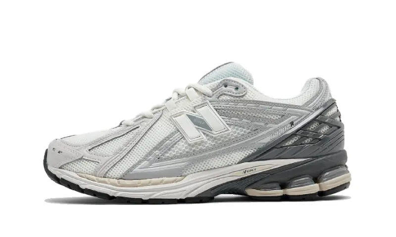 New Balance 1906R Reflection: Retro sneakers with modern cushioning