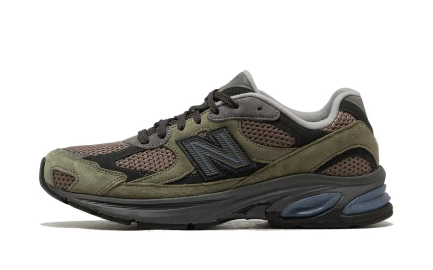 New Balance 2010 Dark Olivine Mushroom — Premium sportschoenen voor stadsstijl en draagcomfort