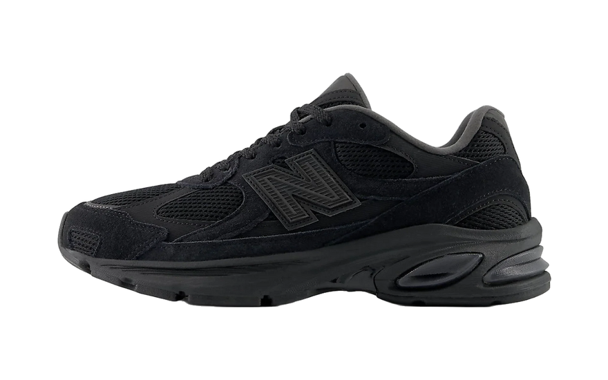 New Balance 2010 Triple Black: recensioni, numero e come indossare il total black ABZORB