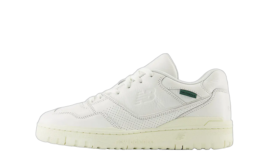 New Balance 550 Sea Salt Nightwatch Green: minimalismo deportivo con estilo urbano