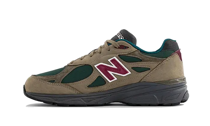 New Balance 990 V3 Made In USA Green Olive: urban style and comfort