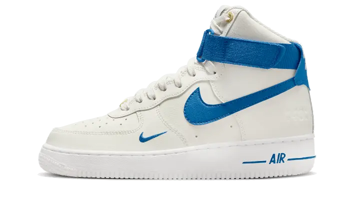 Nike Air Force 1 High 40ή Επέτειος Λευκό Μπλε — Λευκό και μπλε εικονίδιο για το αστικό σου στυλ