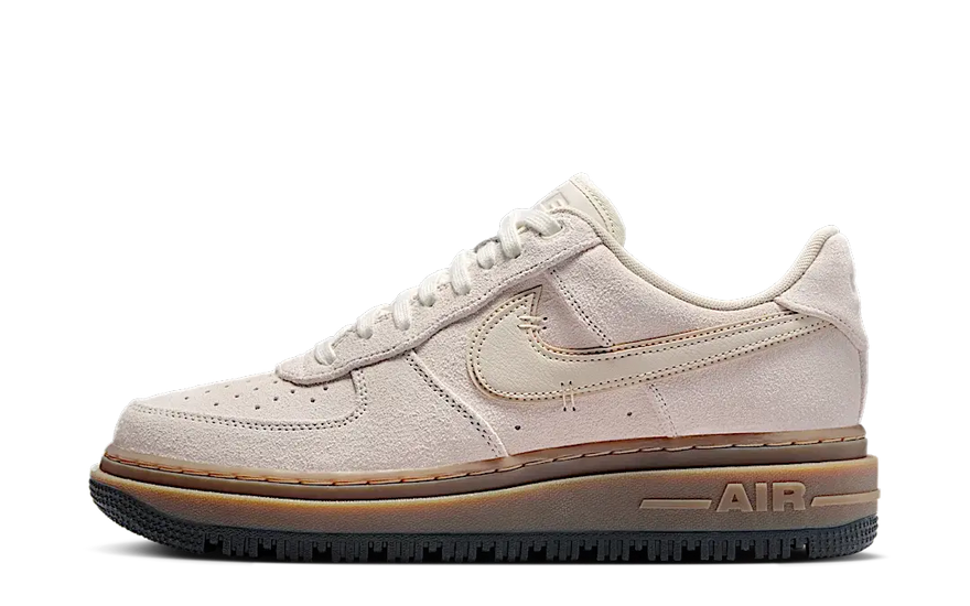 Nike Air Force 1 Low Luxe Light Orewood Brown Gum : élégance urbaine et confort quotidien