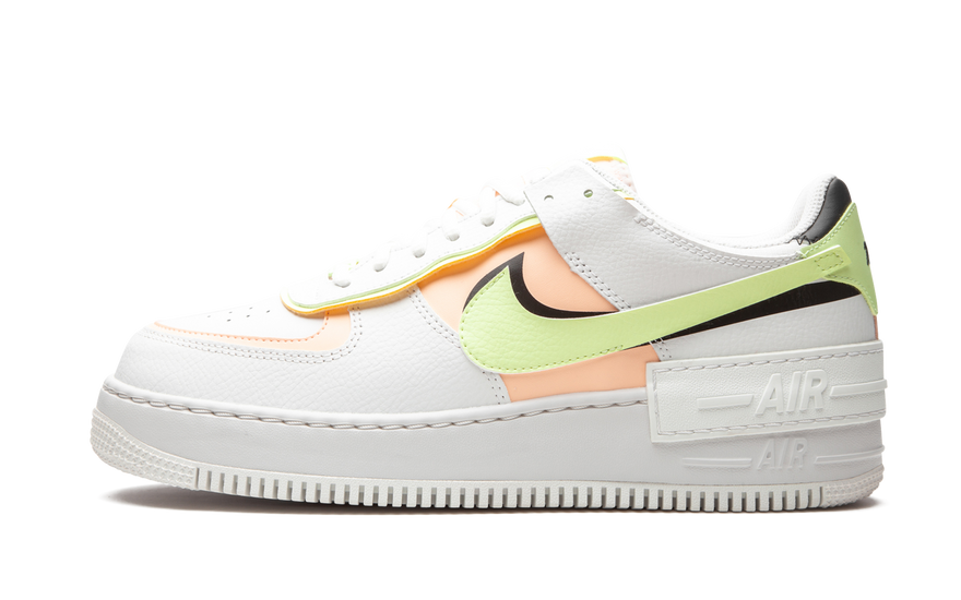 Nike Air Force 1 Low Shadow Summit White Barely Volt Crimson Tint: la AF1 con capas dobles que sigue mandando en 2026
