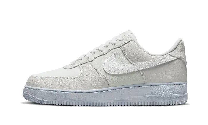Nike Air Force 1 Low Summit White: the essential white sneaker for your urban look