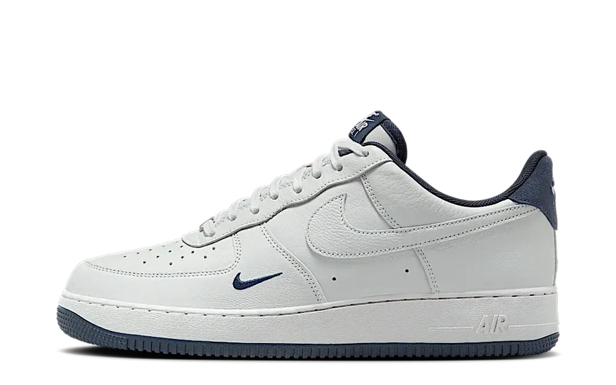 Nike Air Force 1 Low '07 LV8 Poussière de Photon Obsidienne : AF1 en cuir de qualité supérieure pour un style citadin