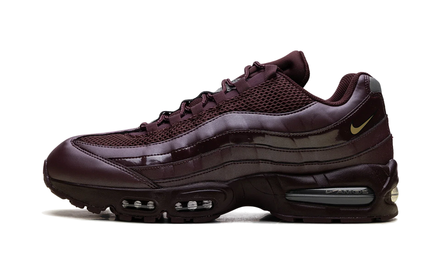 Nike Air Max 95 SE Big Bubble Total 90 Burgundy Crush: el AM95 más futbolero del año
