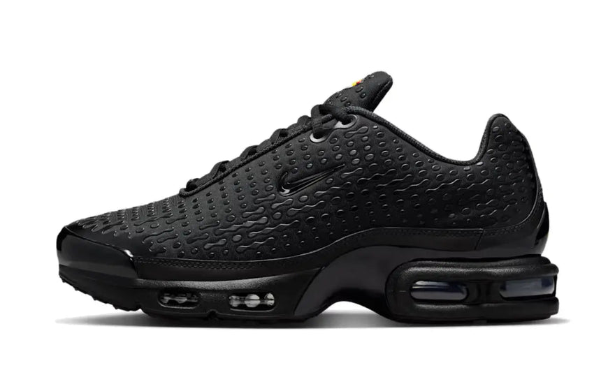 Nike Air Max Plus 7 Black: Zapatillas negras con estilo urbano y amortiguación