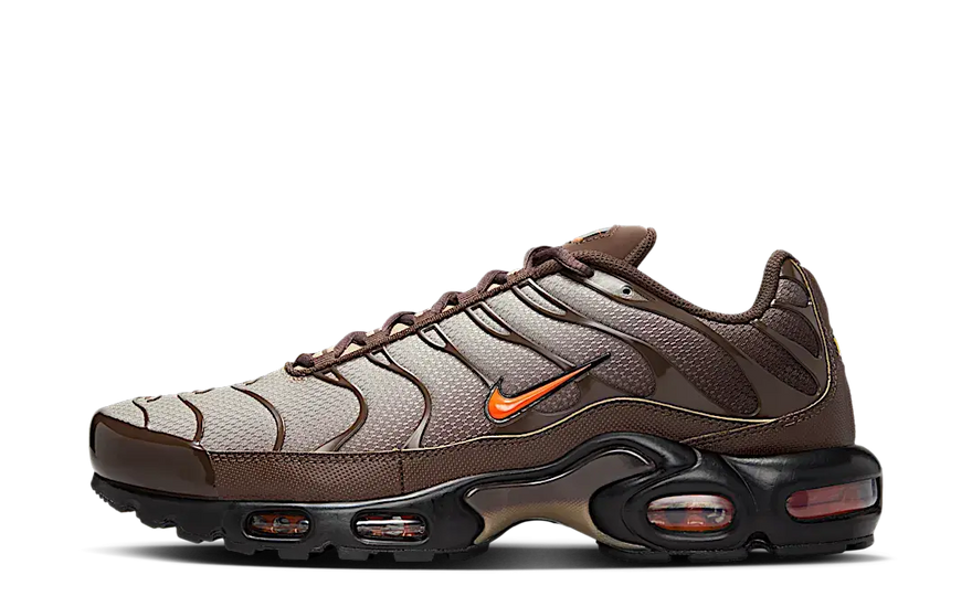 Nike Air Max Plus Baroque Brown Safety Orange: la silueta que redefine tu look