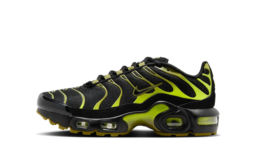 Nike Air Max Plus Black Cyber: reinventa tu estilo con Tuned Air y actitud urbana