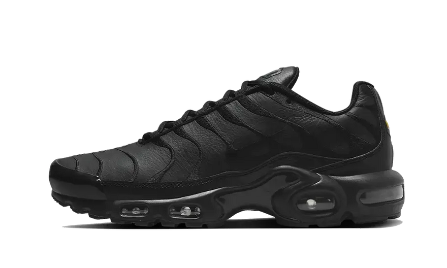 Nike Air Max Plus Triple Black Leather — Elegancia urbana en cuero