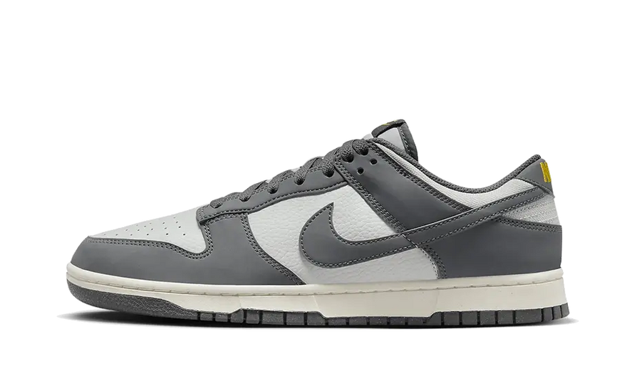 Nike Dunk Low Next Nature Iron Grey Lightning: hållbar stil och stadens mångsidighet