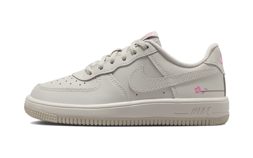 Nike Force 1 Low Light Bone Playful Pink (PS): la AF1 en versión mini que arrasa en 2026
