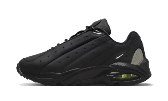 Nike Hot Step Terra NOCTA Black: der schwarze Sportschuh, der die Straße beherrscht