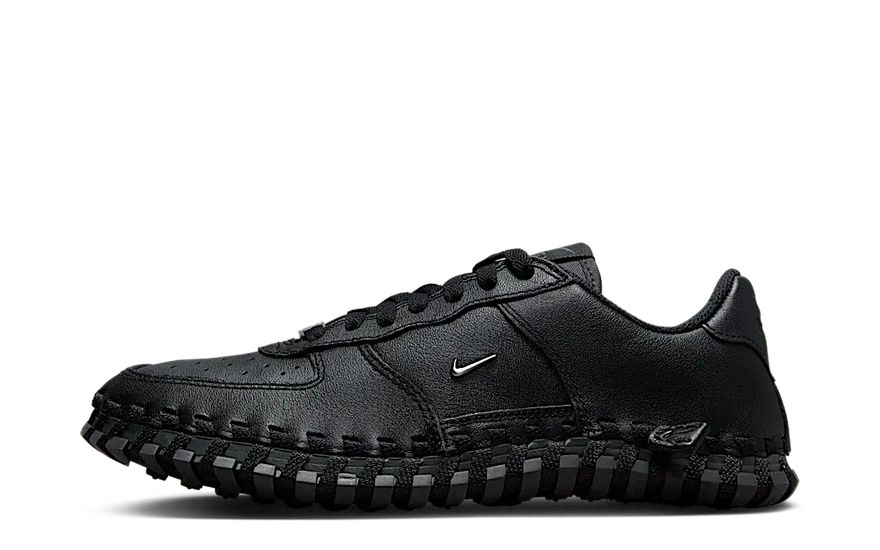 Nike J Force 1 Low LX Jacquemus Black: la sneaker negra que transforma tu look