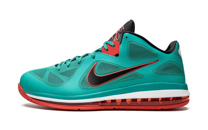 Nike LeBron 9 Low Reverse Liverpool: Estilo urbano y rendimiento épico