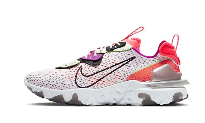 Nike React Vision Barely Volt Laser Crimson: la sneaker retrofuturista que se está comiendo el feed en 2026