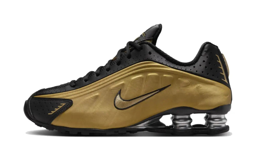 Nike Shox R4 Black Metallic Gold: elegancia retro con amortiguacion moderna