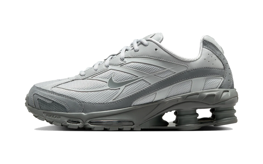 Nike Shox Ride 2 Light Smoke Grey: la vuelta de las columnas visibles en clave gris total