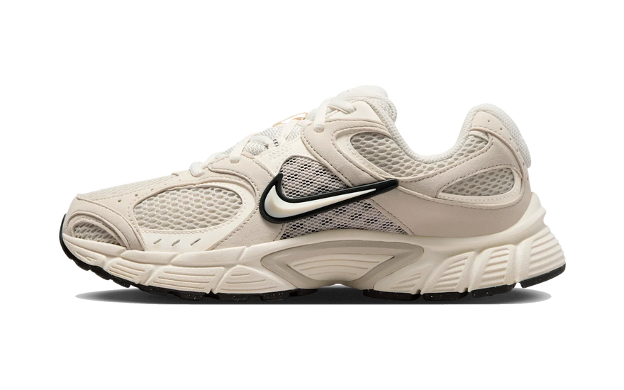 Nike V5 RNR Light Orewood Brown Black Pale Ivory (Women's): el colorway arena del running Y2K en 2026