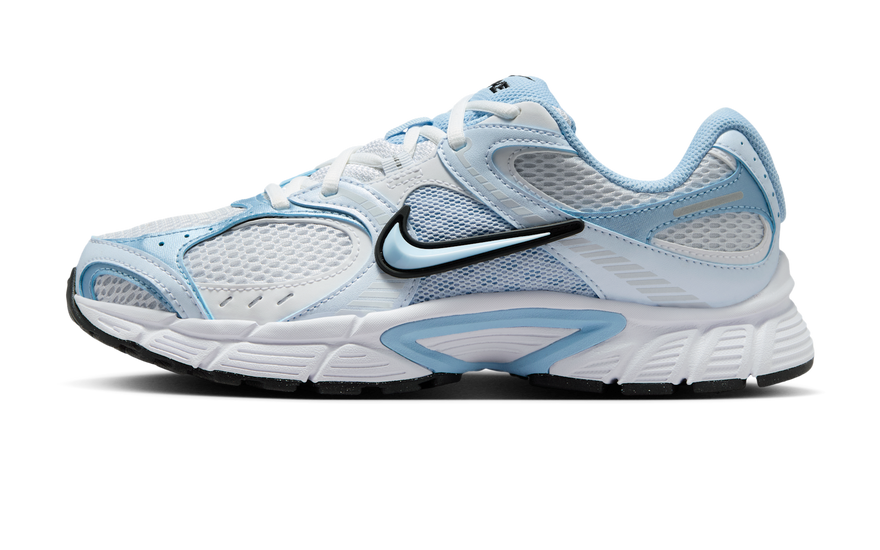 Nike V5 RNR Psychic Blue: el tech runner Y2K que arrasa en 2026 (opiniones, tallaje y looks)