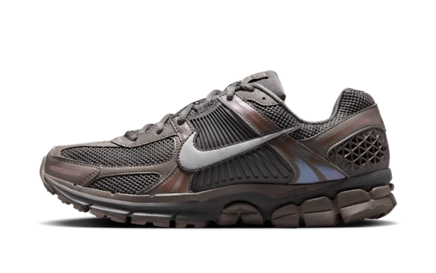 Nike Zoom Vomero 5 Cave Stone: Comfort Zoom e Stile Urbano Indispensabile