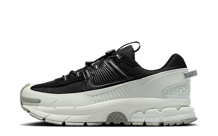 Nike Zoom Vomero 5 Roam Black Light Silver: Amortiguación y estilo para tu día a día