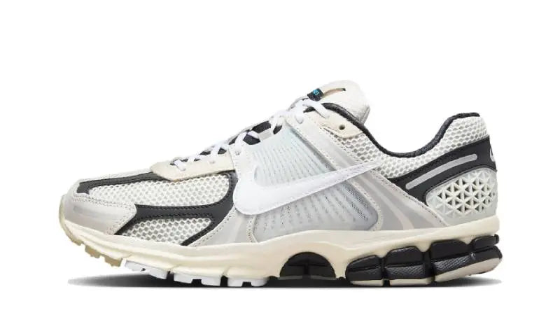 Nike Zoom Vomero 5 Supersonic Lichtbeen Zwart: comfort, stijl en respons Zoom Air
